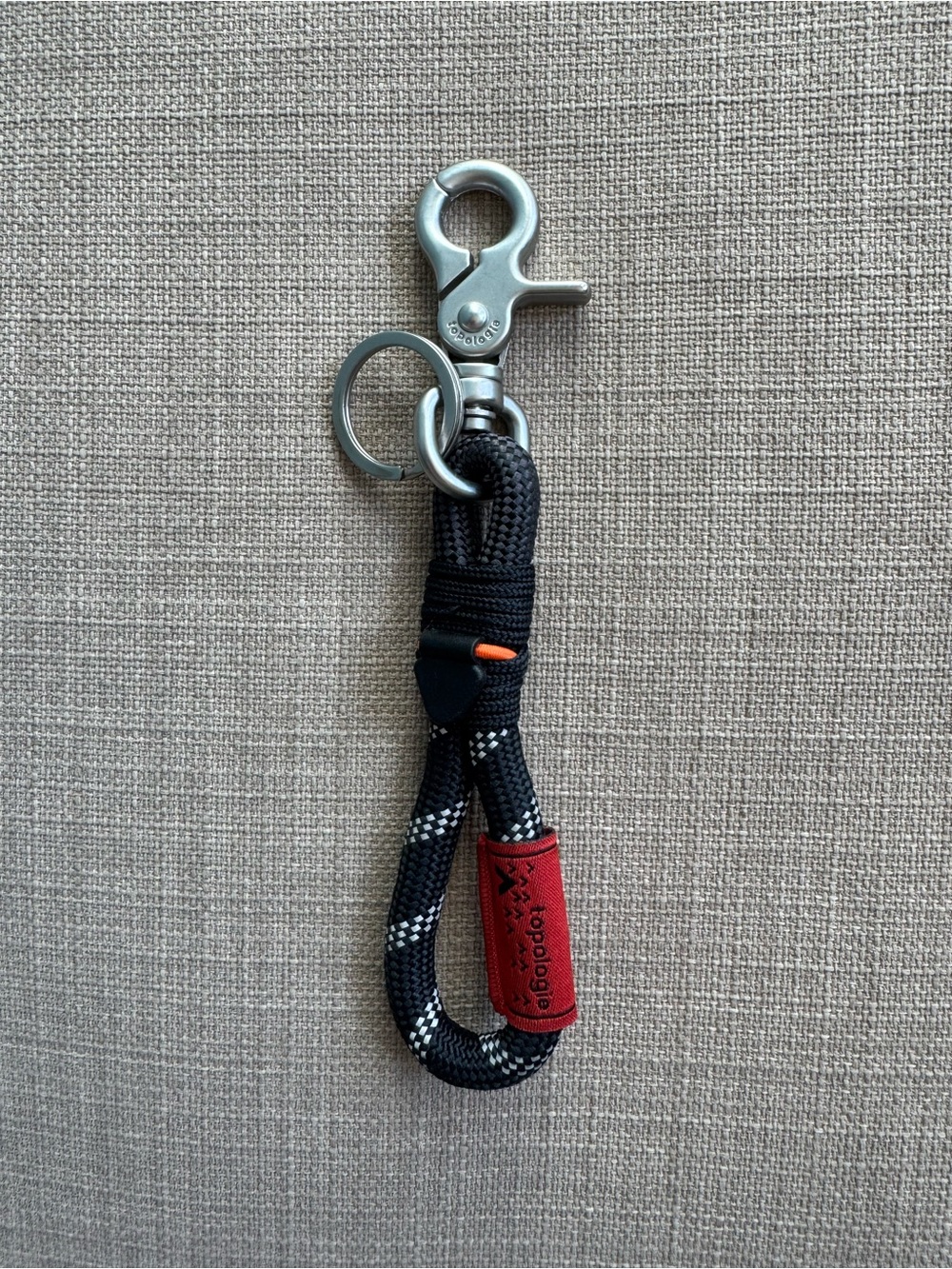 8.0mm Loop Key Holder-Black Reflective Lattice